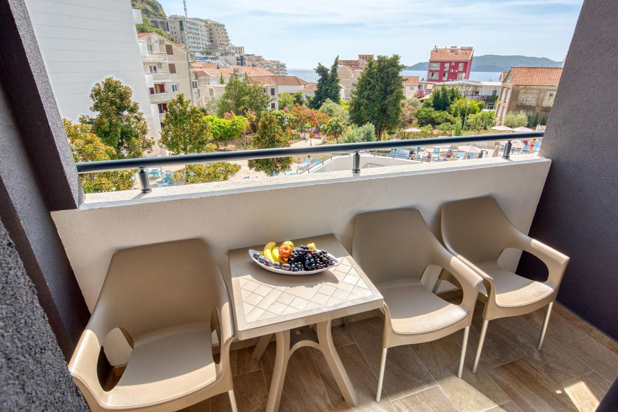 Montenegrina Hotel & Spa All-Inclusive Bečići エクステリア 写真